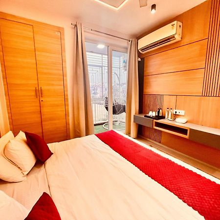 Pearl Grand Boutique Cottage In Omaxe Anandam Vrindavan - #Premium Ac Rooms With Balcony #Big Parking #Lift #Garden #Peaceful Area #Near Prem Mandir #Property Of The Year #Most Awarded Esterno foto