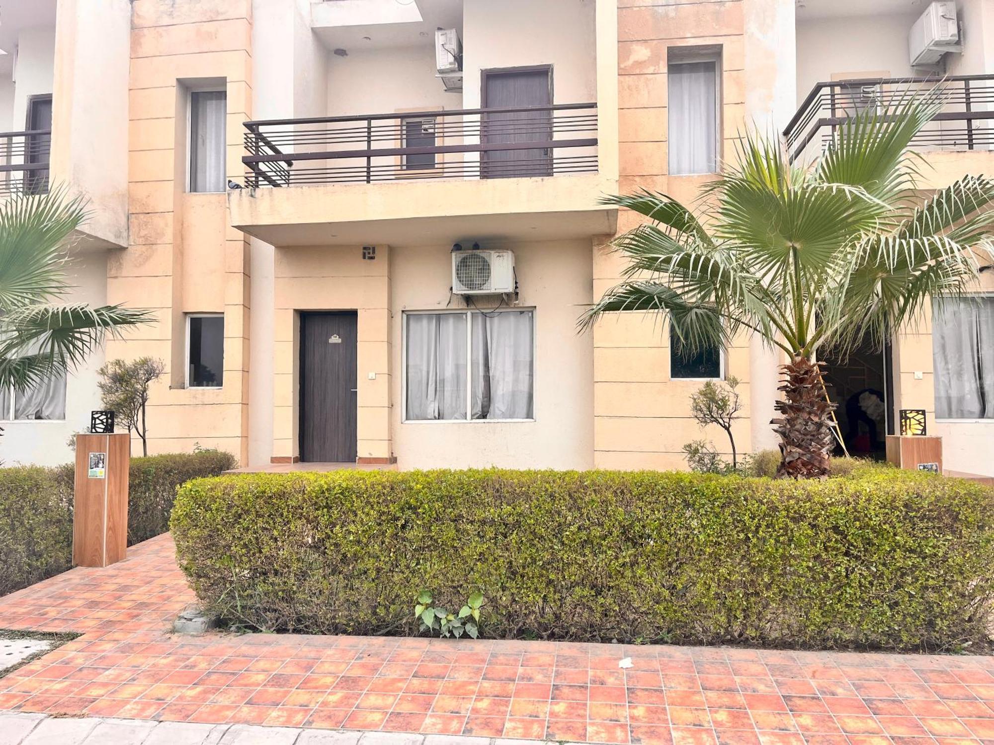 Pearl Grand Boutique Cottage In Omaxe Anandam Vrindavan - #Premium Ac Rooms With Balcony #Big Parking #Lift #Garden #Peaceful Area #Near Prem Mandir #Property Of The Year #Most Awarded Esterno foto