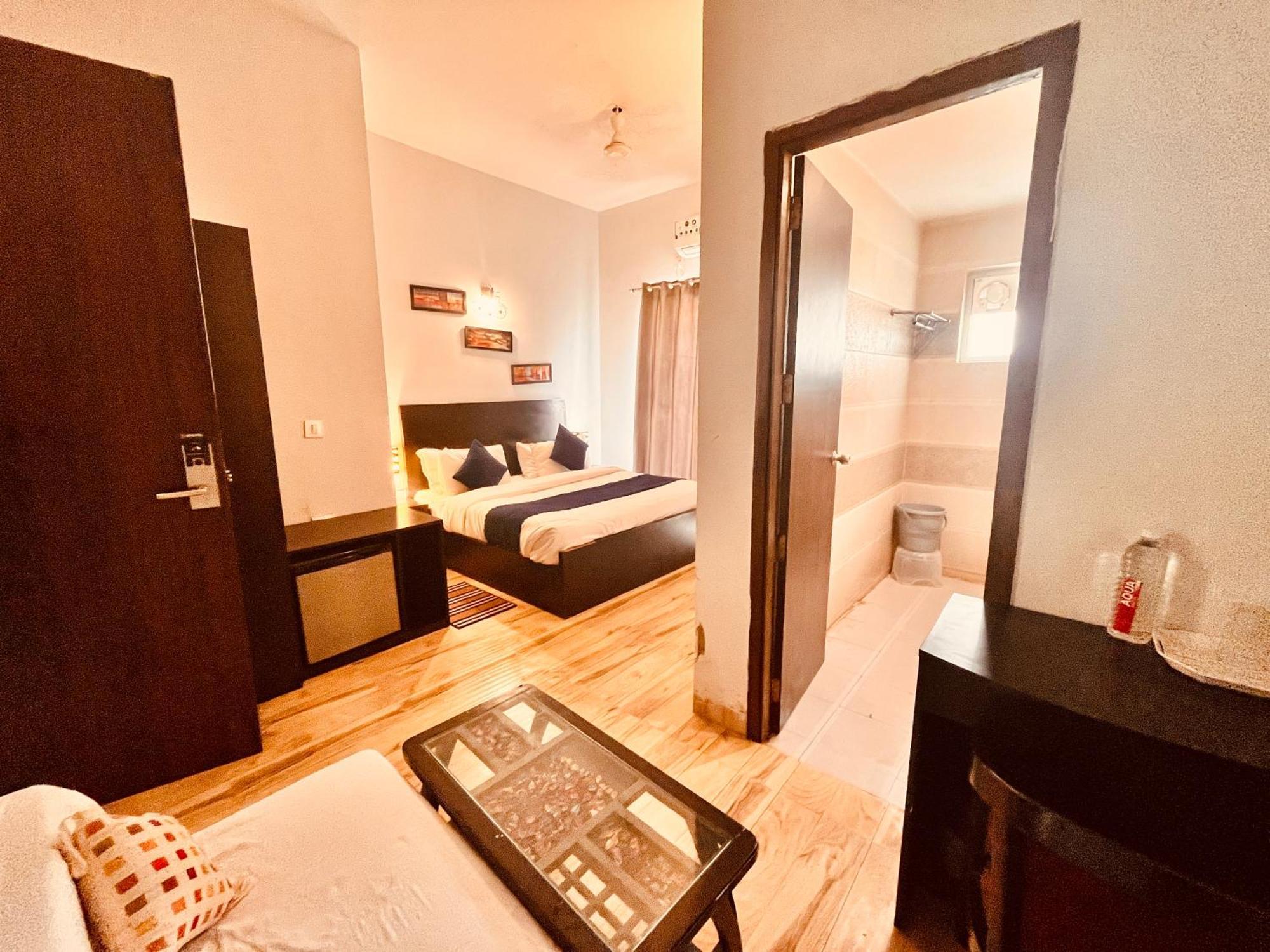 Pearl Grand Boutique Cottage In Omaxe Anandam Vrindavan - #Premium Ac Rooms With Balcony #Big Parking #Lift #Garden #Peaceful Area #Near Prem Mandir #Property Of The Year #Most Awarded Esterno foto