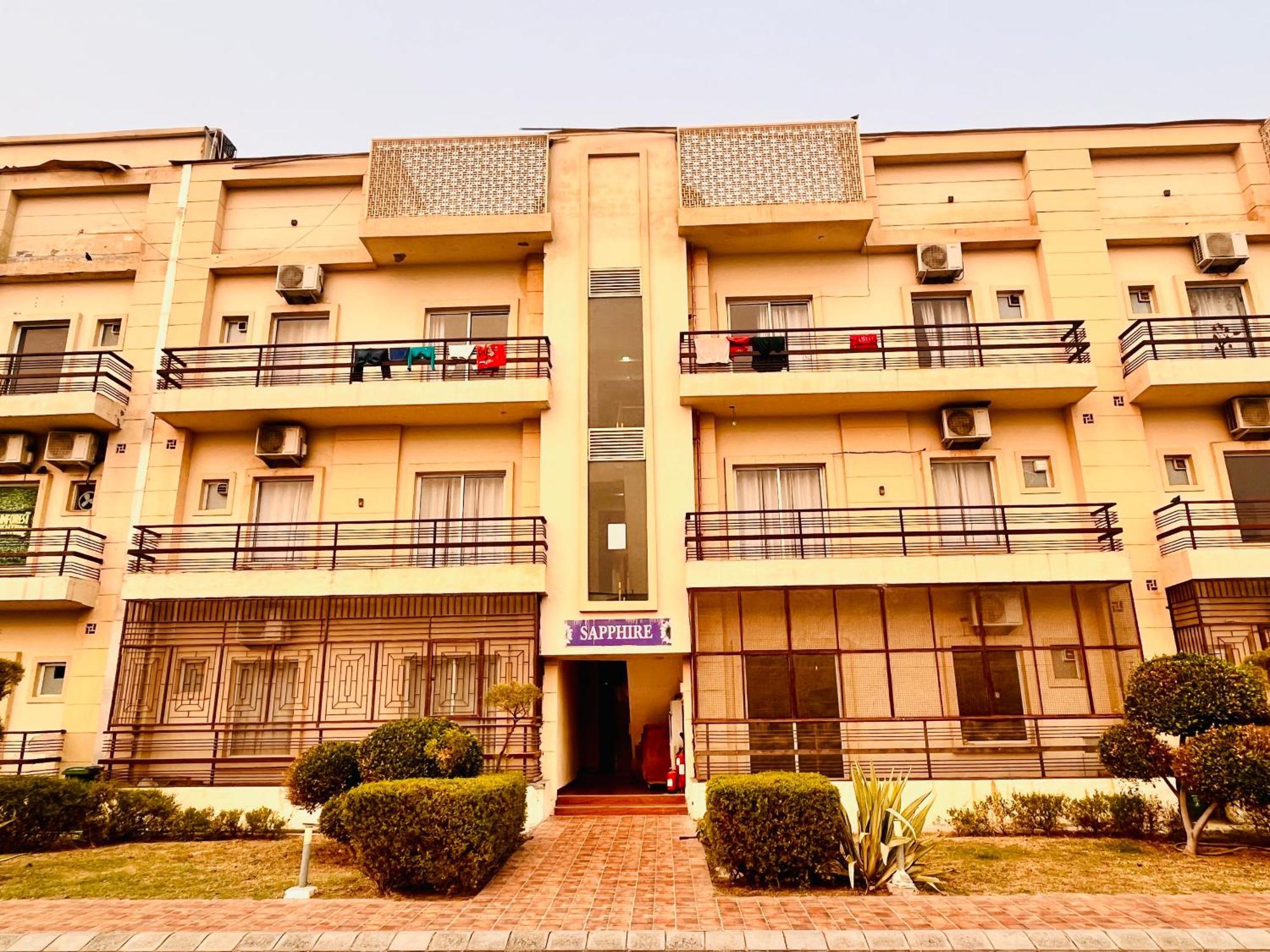 Pearl Grand Boutique Cottage In Omaxe Anandam Vrindavan - #Premium Ac Rooms With Balcony #Big Parking #Lift #Garden #Peaceful Area #Near Prem Mandir #Property Of The Year #Most Awarded Esterno foto