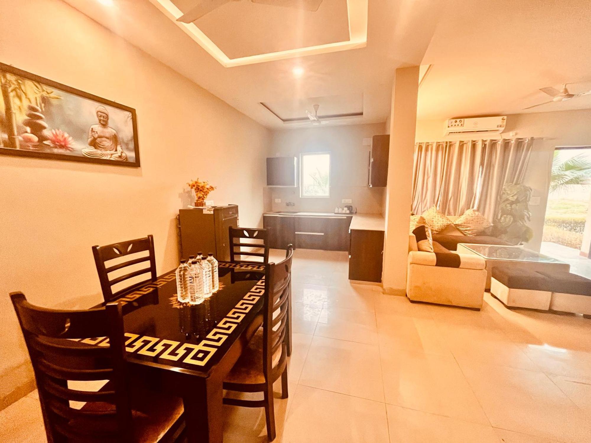 Pearl Grand Boutique Cottage In Omaxe Anandam Vrindavan - #Premium Ac Rooms With Balcony #Big Parking #Lift #Garden #Peaceful Area #Near Prem Mandir #Property Of The Year #Most Awarded Esterno foto
