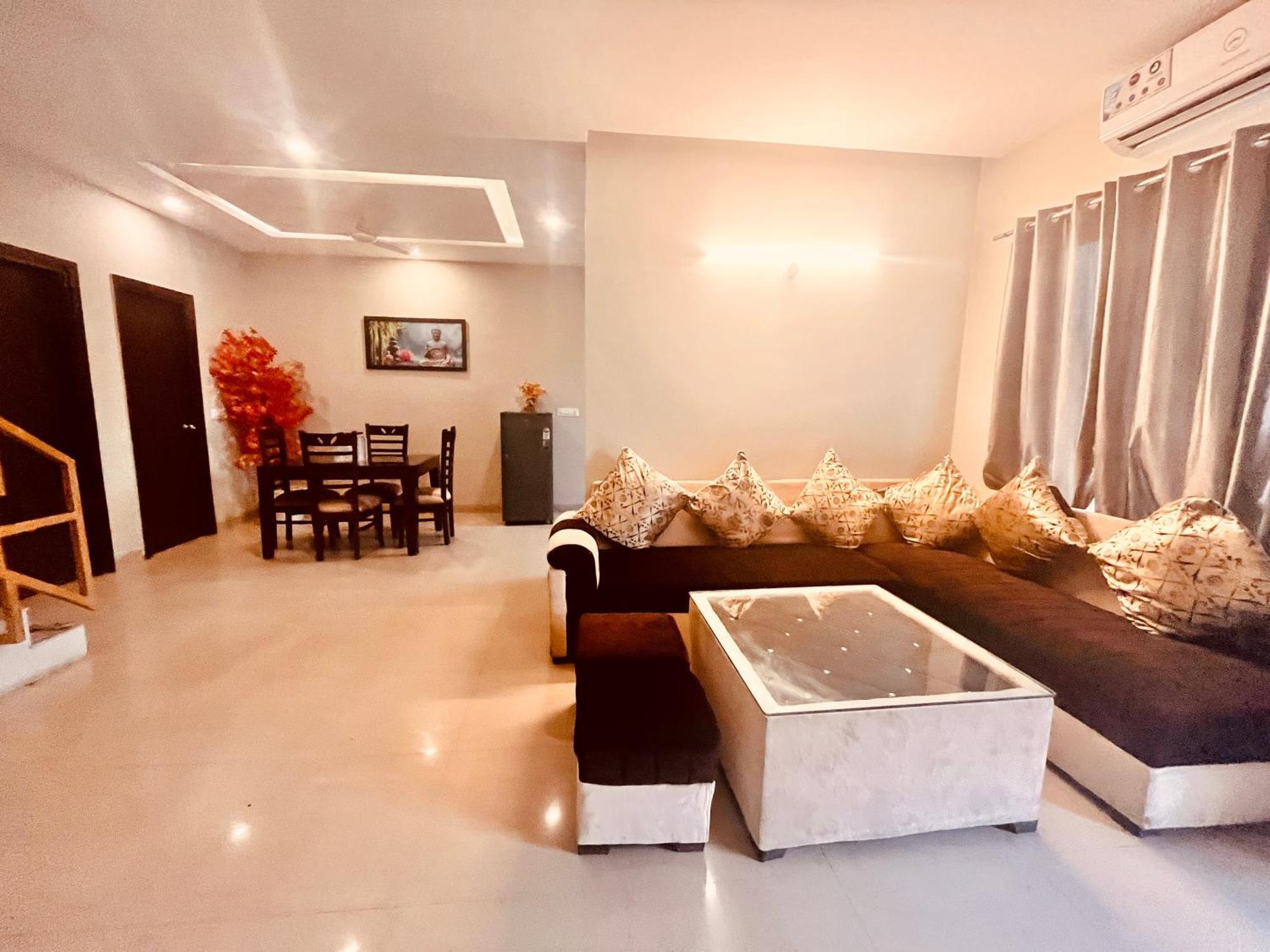 Pearl Grand Boutique Cottage In Omaxe Anandam Vrindavan - #Premium Ac Rooms With Balcony #Big Parking #Lift #Garden #Peaceful Area #Near Prem Mandir #Property Of The Year #Most Awarded Esterno foto