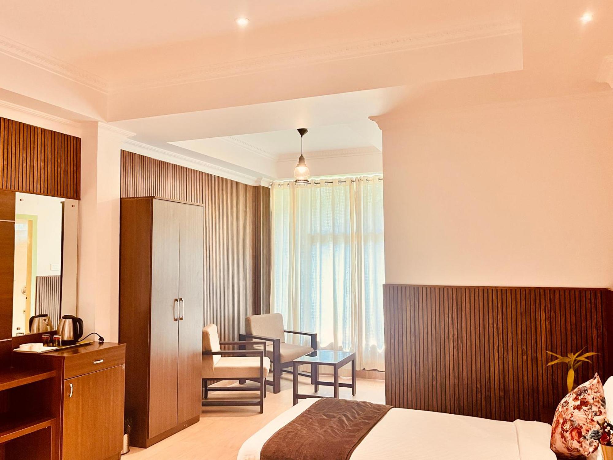 Pearl Grand Boutique Cottage In Omaxe Anandam Vrindavan - #Premium Ac Rooms With Balcony #Big Parking #Lift #Garden #Peaceful Area #Near Prem Mandir #Property Of The Year #Most Awarded Esterno foto
