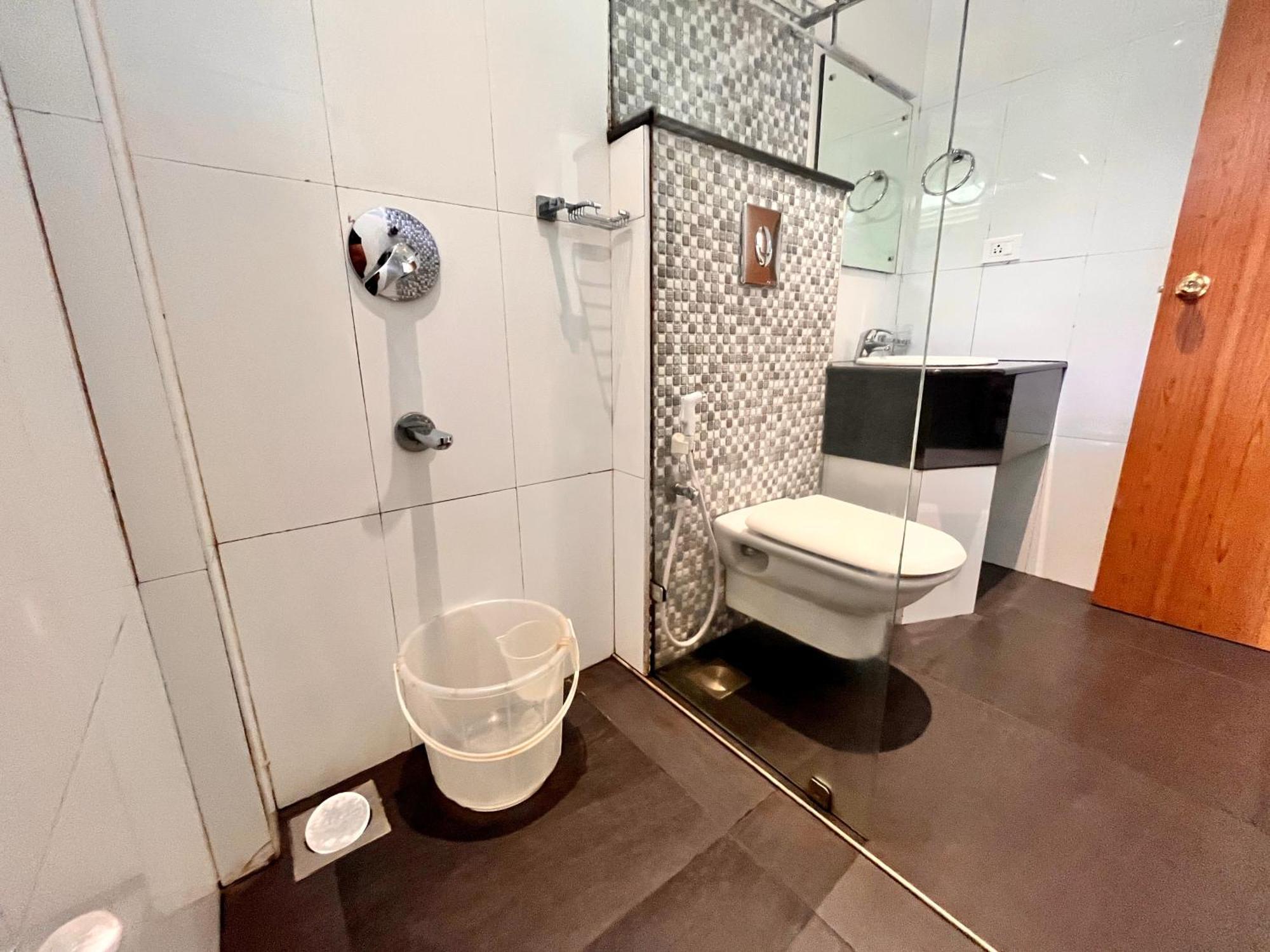 Pearl Grand Boutique Cottage In Omaxe Anandam Vrindavan - #Premium Ac Rooms With Balcony #Big Parking #Lift #Garden #Peaceful Area #Near Prem Mandir #Property Of The Year #Most Awarded Esterno foto