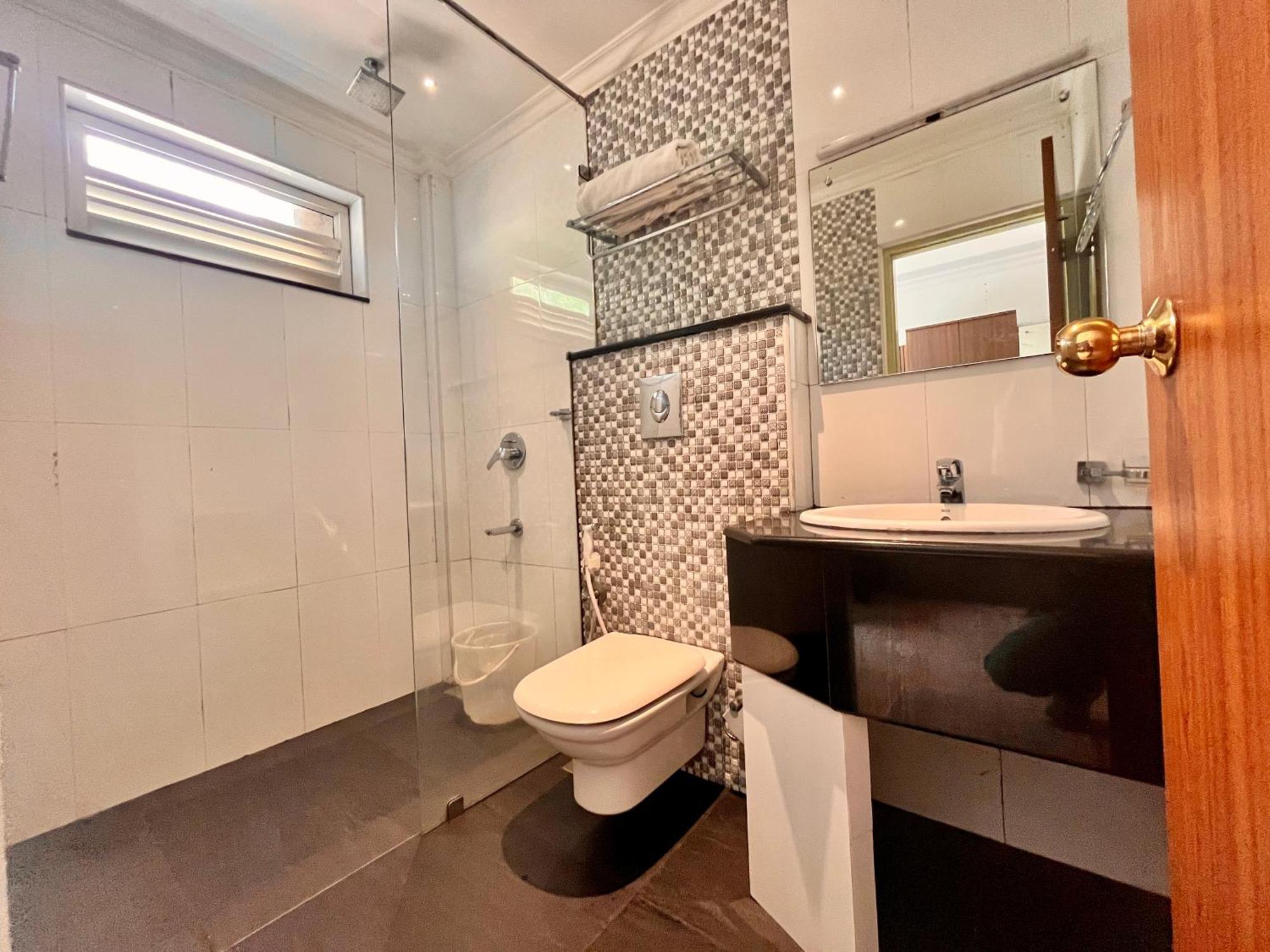 Pearl Grand Boutique Cottage In Omaxe Anandam Vrindavan - #Premium Ac Rooms With Balcony #Big Parking #Lift #Garden #Peaceful Area #Near Prem Mandir #Property Of The Year #Most Awarded Esterno foto