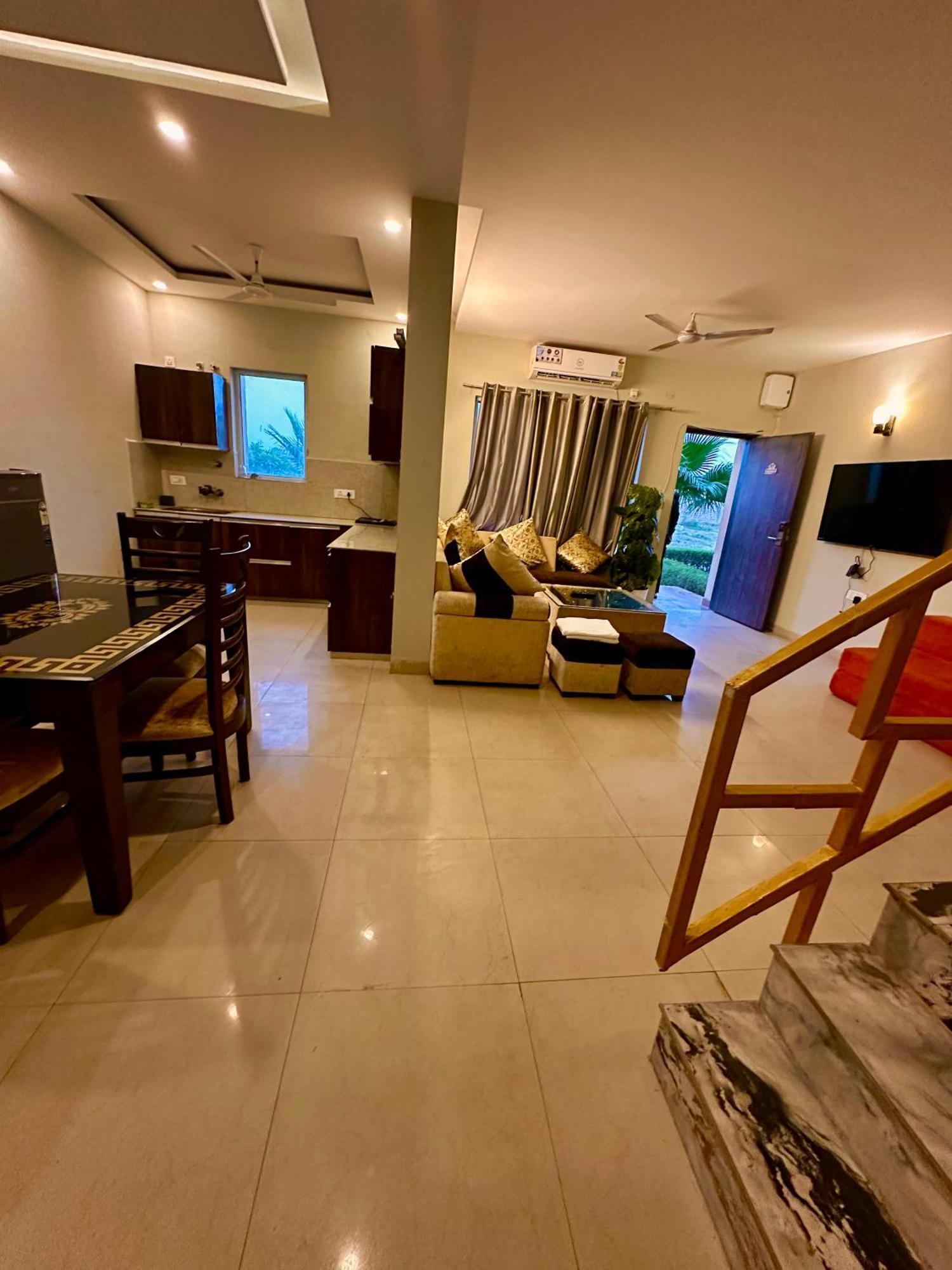 Pearl Grand Boutique Cottage In Omaxe Anandam Vrindavan - #Premium Ac Rooms With Balcony #Big Parking #Lift #Garden #Peaceful Area #Near Prem Mandir #Property Of The Year #Most Awarded Esterno foto