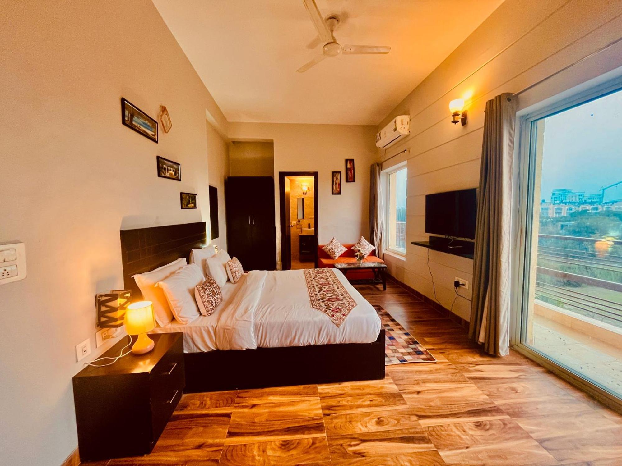 Pearl Grand Boutique Cottage In Omaxe Anandam Vrindavan - #Premium Ac Rooms With Balcony #Big Parking #Lift #Garden #Peaceful Area #Near Prem Mandir #Property Of The Year #Most Awarded Esterno foto